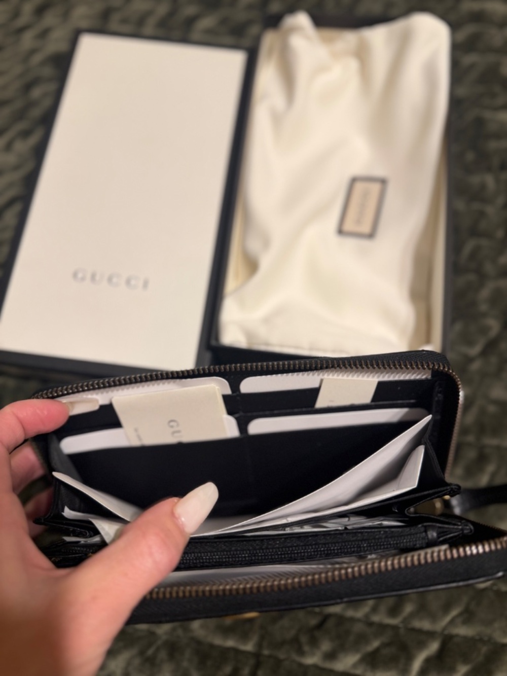NWT Authentic Gucci Leather Zip Around Wallet - Picture 5 of 7